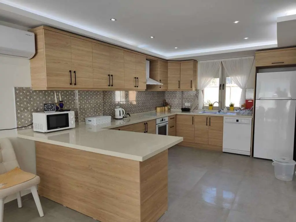 Fitted kitchen